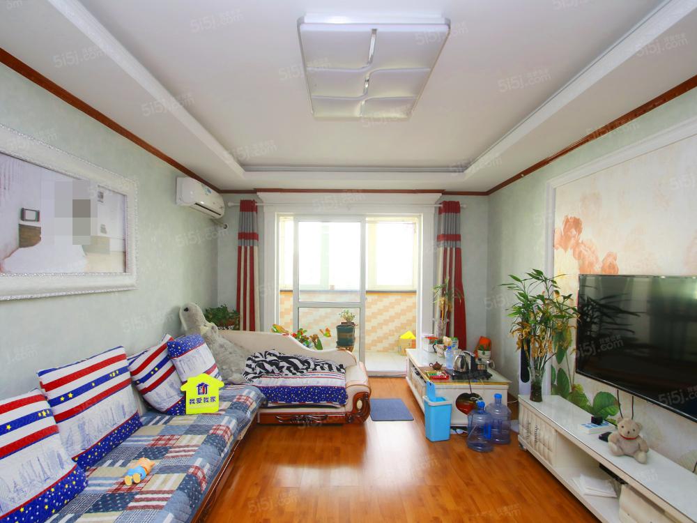 房子本是三室兩廳兩陽(yáng)臺(tái)兩衛(wèi)生間