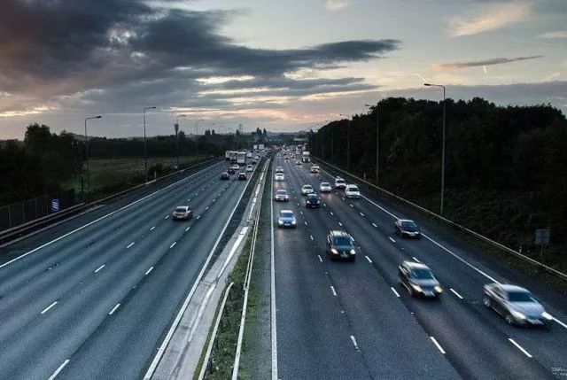 旁邊據(jù)說是要建一個大型商場叫香雪城