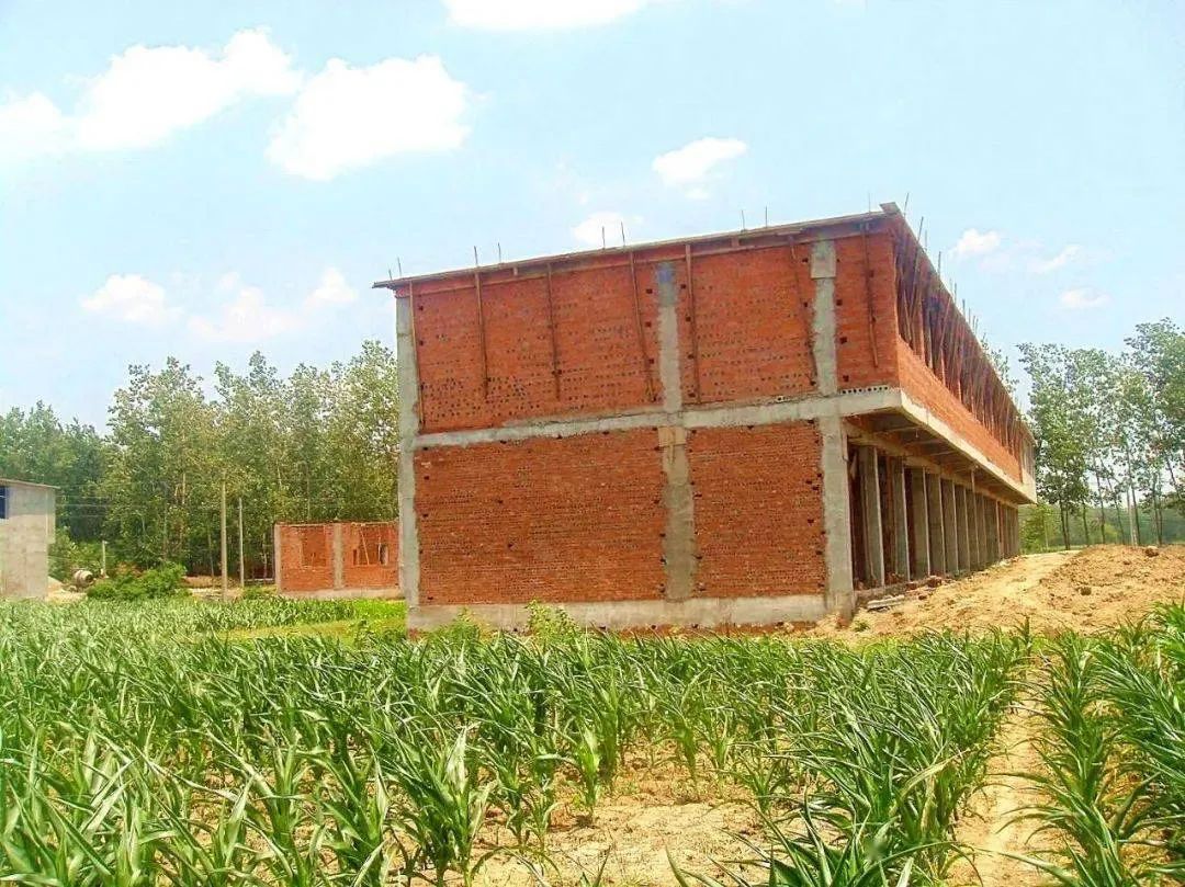 小產權房的交易畢竟不受法律保護