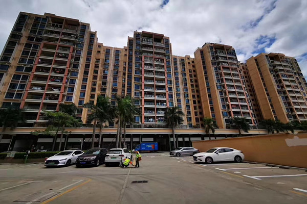 這個小區(qū)也是青島目前最大的小產(chǎn)權房小區(qū)