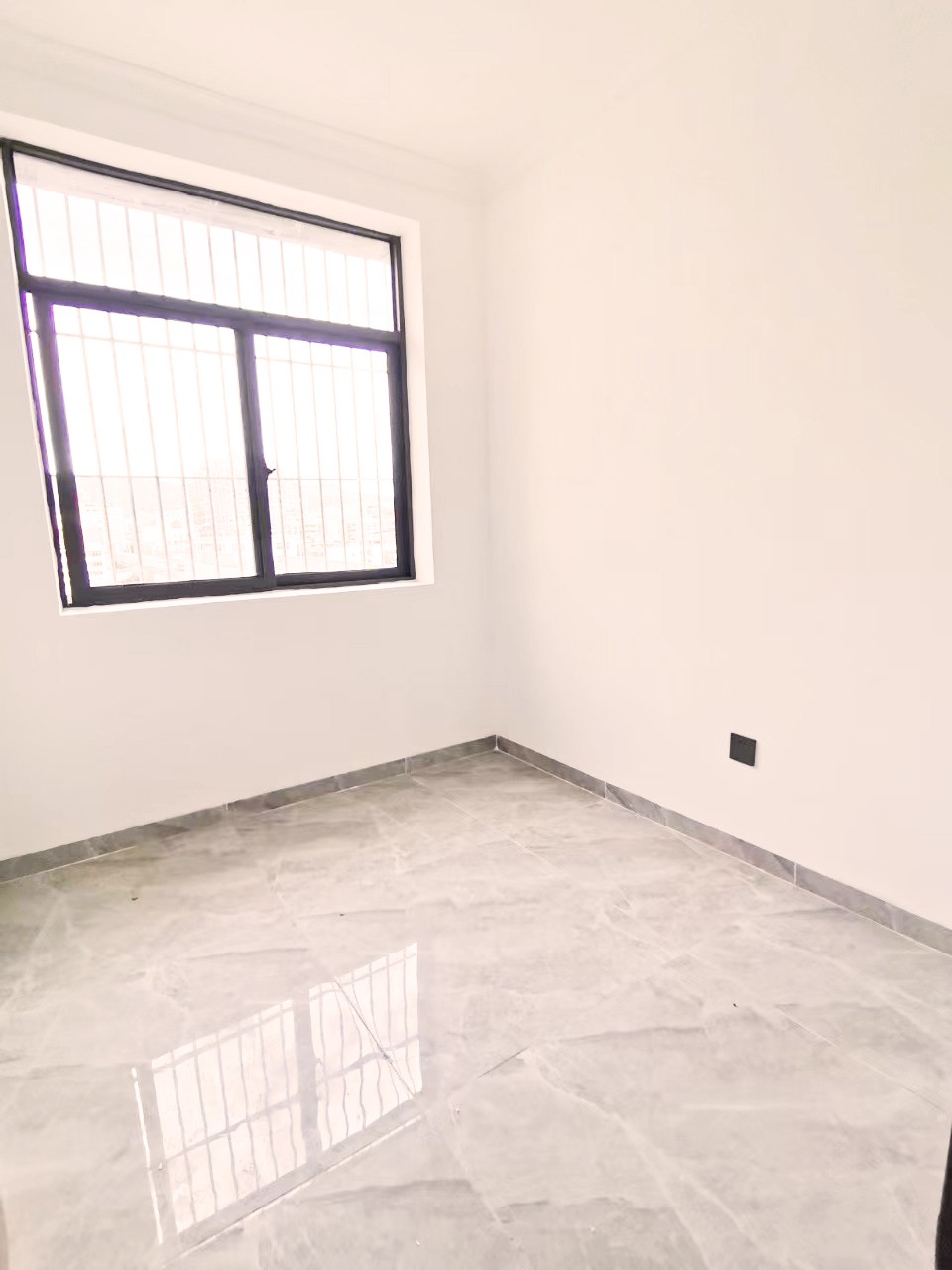 深圳布吉小產(chǎn)權(quán)房|東 城 花 園，首付15萬/套  地鐵口200米